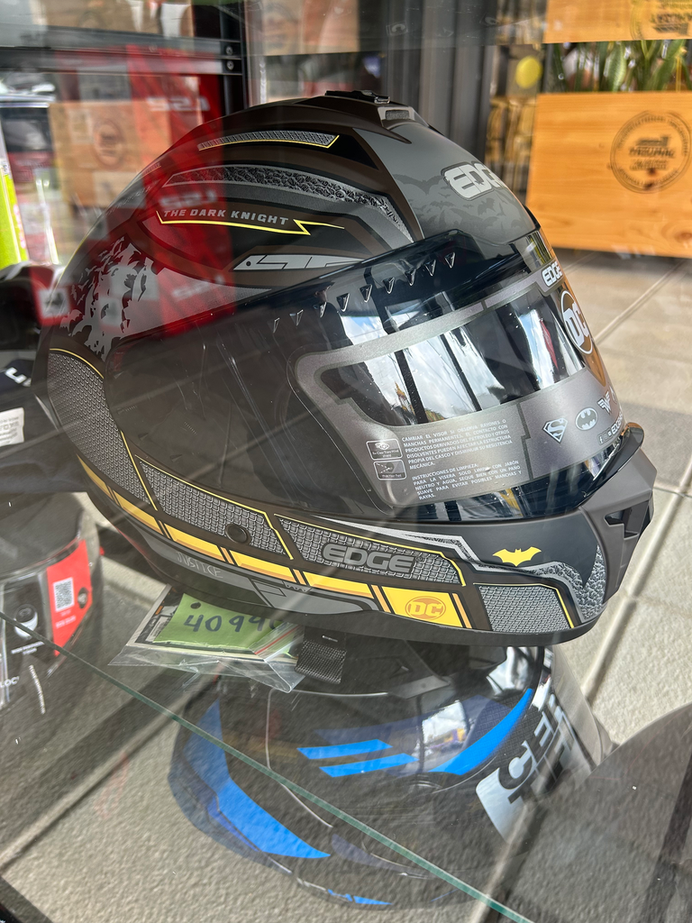 [DCB1281M] Casco EDGE DC Bat Man