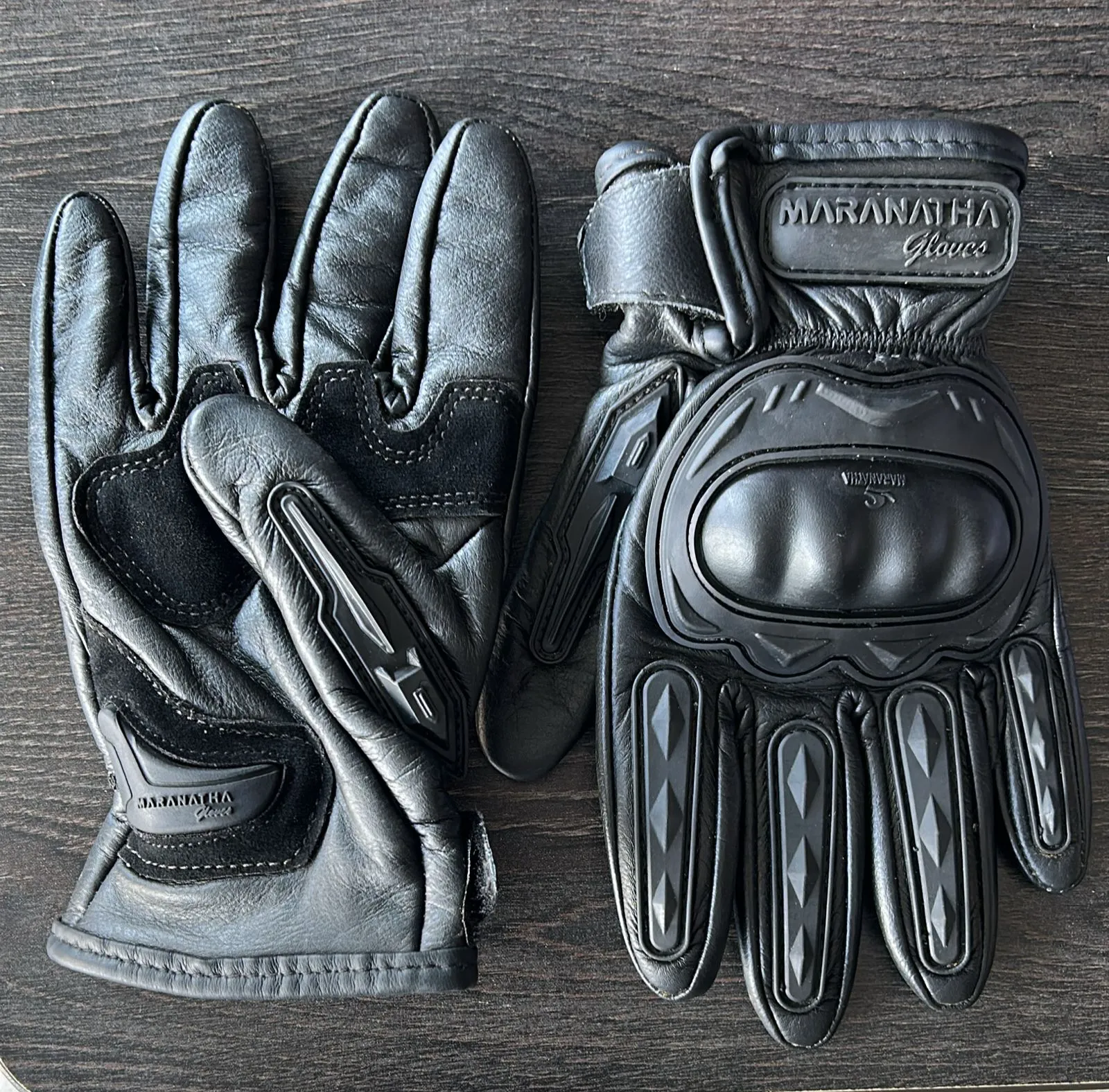 Guante Maranatha Cuero